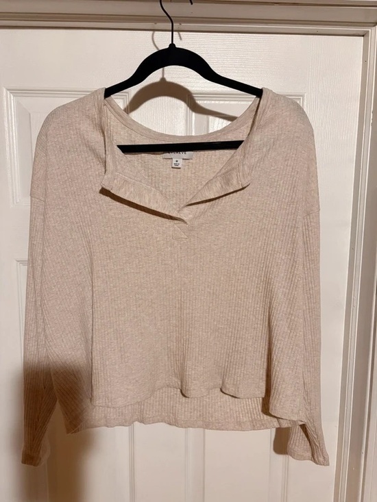 Evereve Jackets & Blazers - Evereve Neutral Beige Ribbed V-Neck Top